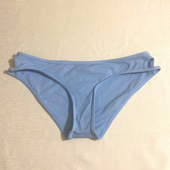 L*SPACE Women's Estella Bikini Bottom w Side Cut Outs - Picture 1 of 4